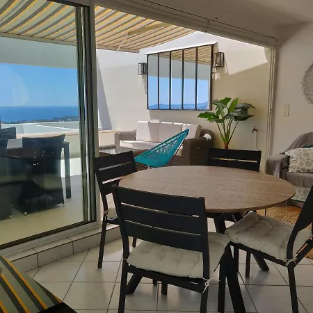 Apartment 83 Rose Bandol
