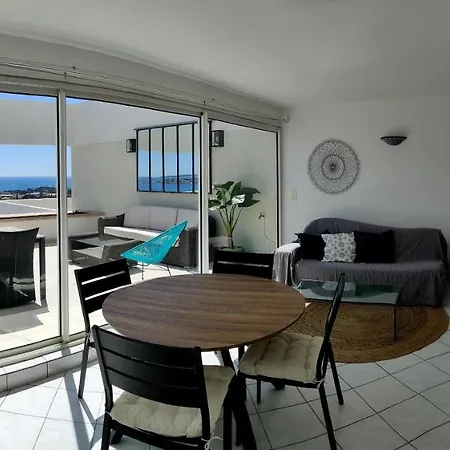 Apartment 83 Rose *